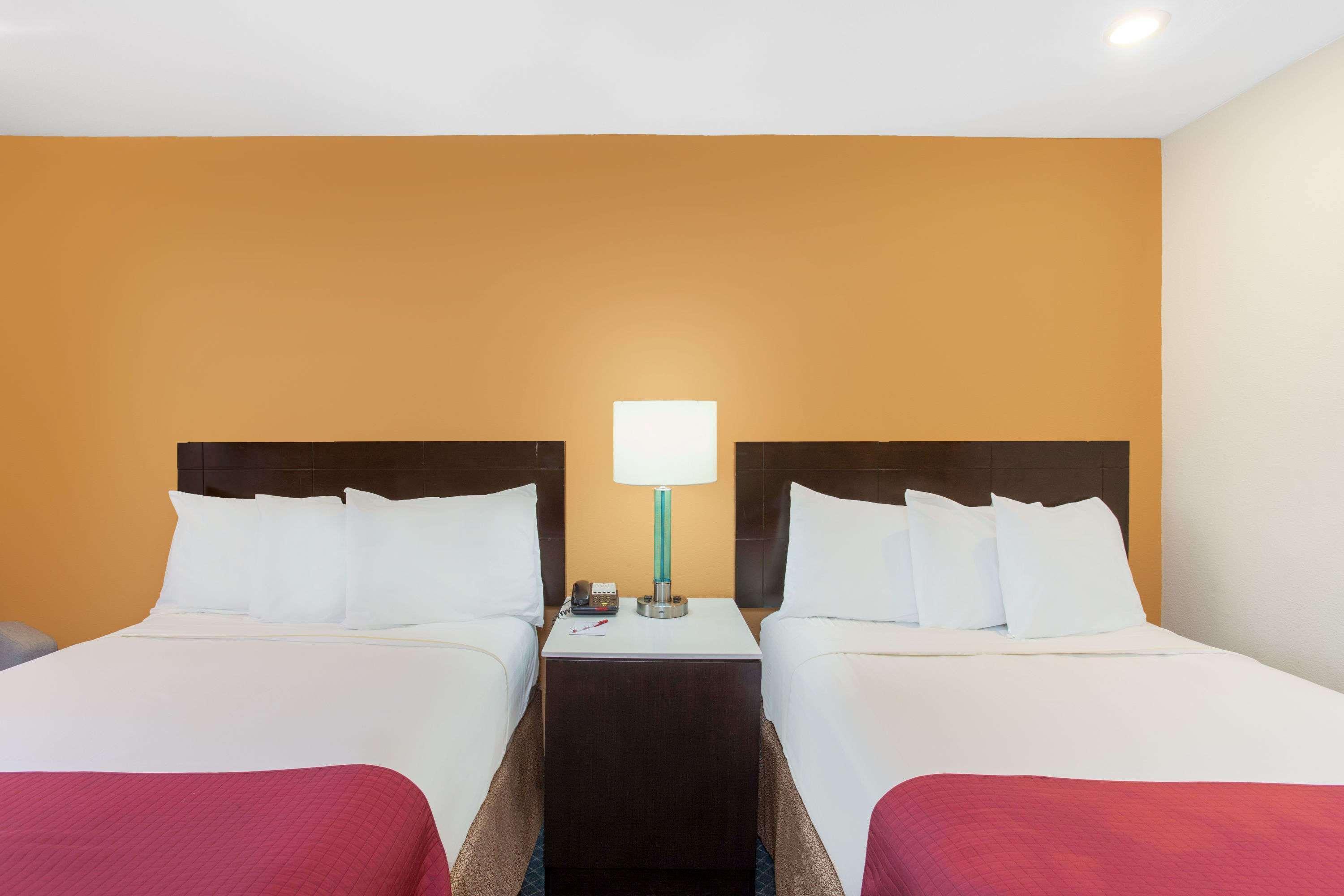 Ramada By Wyndham Culver City Los Angeles Exteriér fotografie