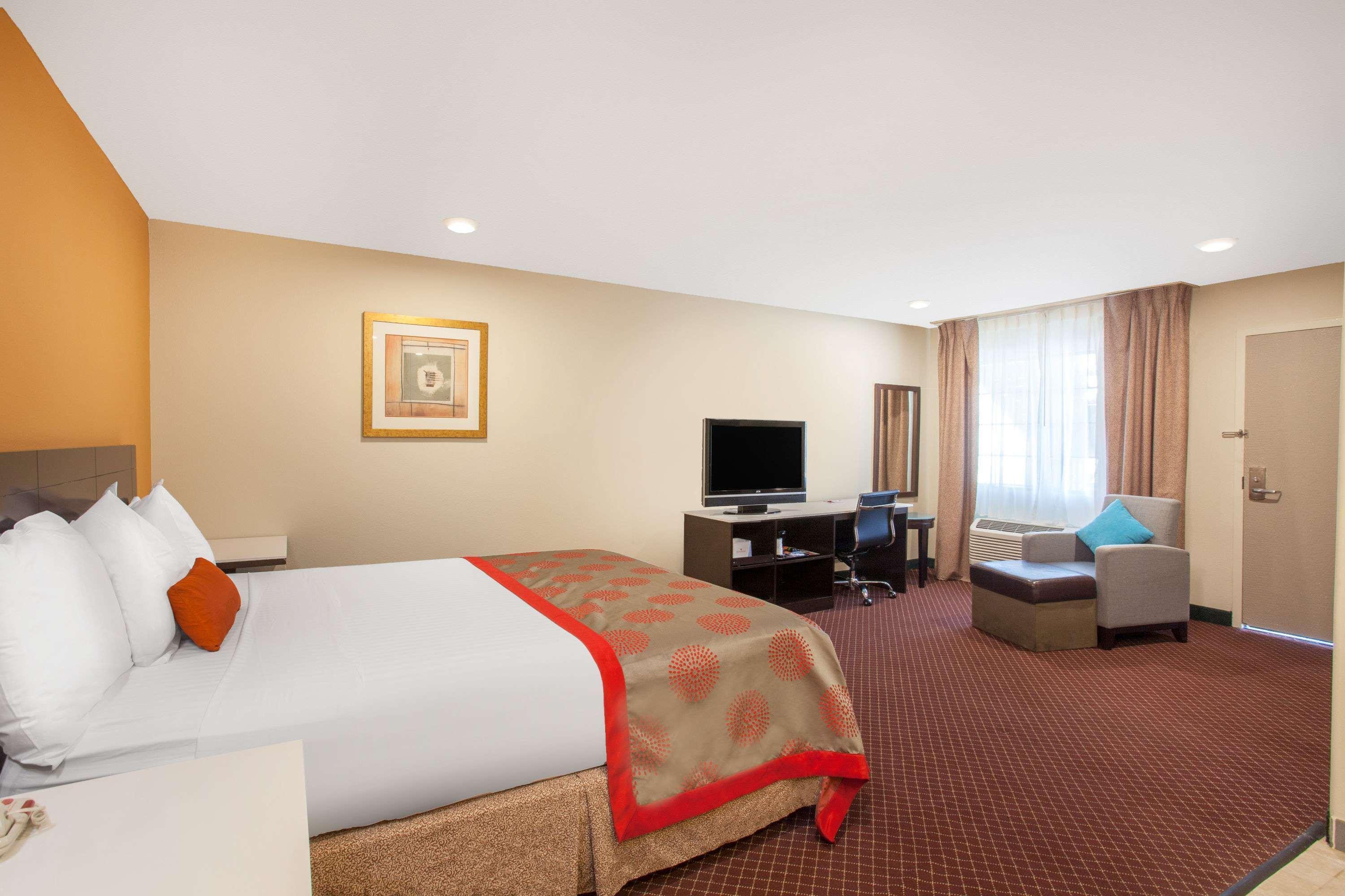 Ramada By Wyndham Culver City Los Angeles Exteriér fotografie