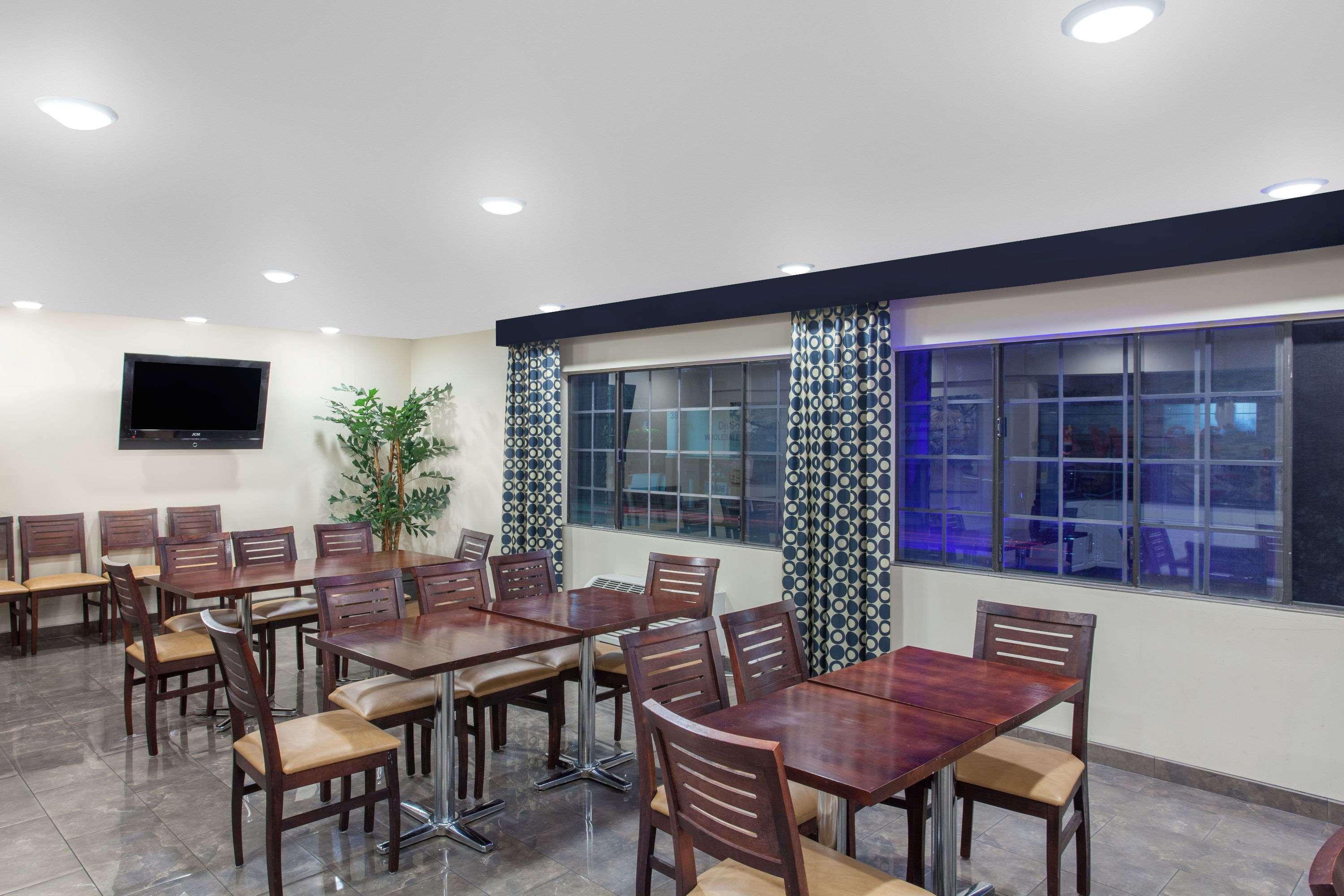 Ramada By Wyndham Culver City Los Angeles Exteriér fotografie